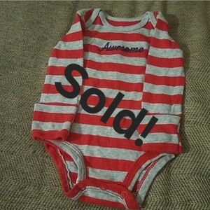 Carter's NB baby long sleeve onesie